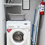 Апартаменты Charming & Cosy 1br, 5mins Walk To Sliema Ferries Gzira