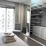 Апартаменты Charming & Cosy 1br, 5mins Walk To Sliema Ferries Gzira