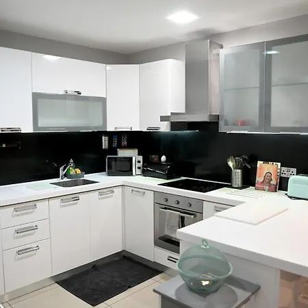 Charming & Cosy 1br, 5mins Walk To Sliema Ferries * Gzira