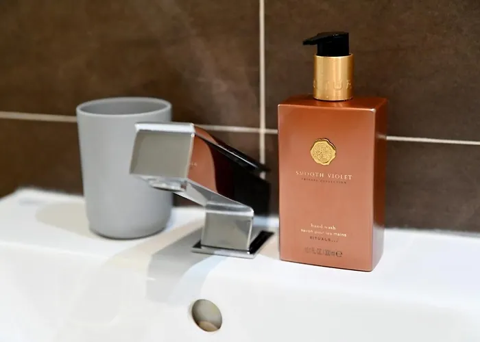 Charming & Cosy 1br, 5mins Walk To Sliema Ferries Apartamento Gzira