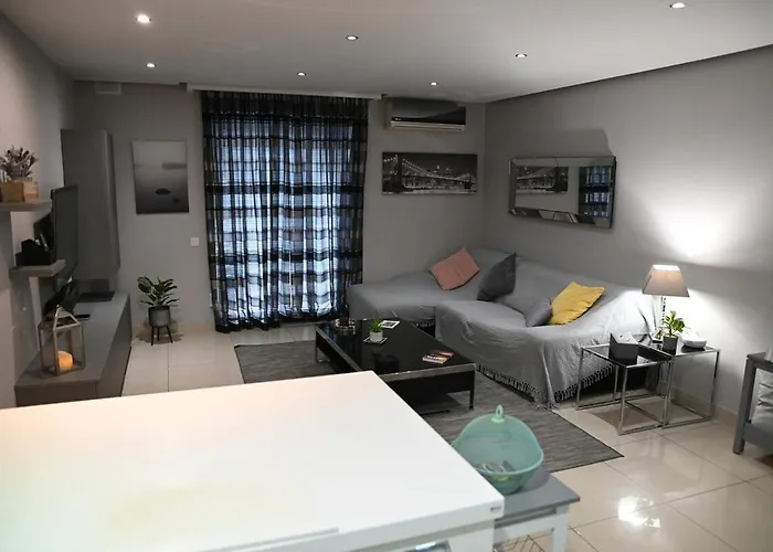 Apartamento Charming & Cosy 1br, 5mins Walk To Sliema Ferries