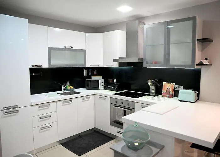 Charming & Cosy 1br, 5mins Walk To Sliema Ferries * Gzira