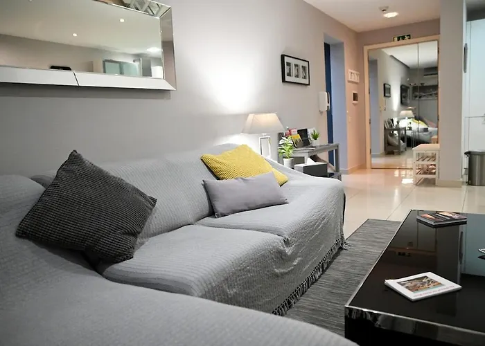 Апартаменты Charming & Cosy 1br, 5mins Walk To Sliema Ferries