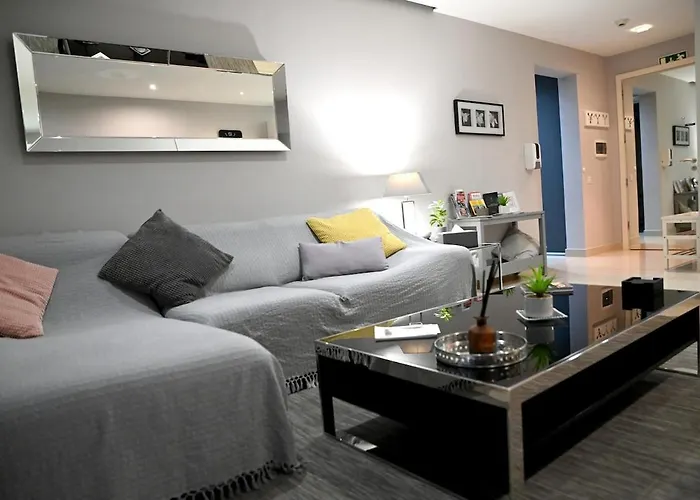 Апартаменты Charming & Cosy 1br, 5mins Walk To Sliema Ferries Gzira